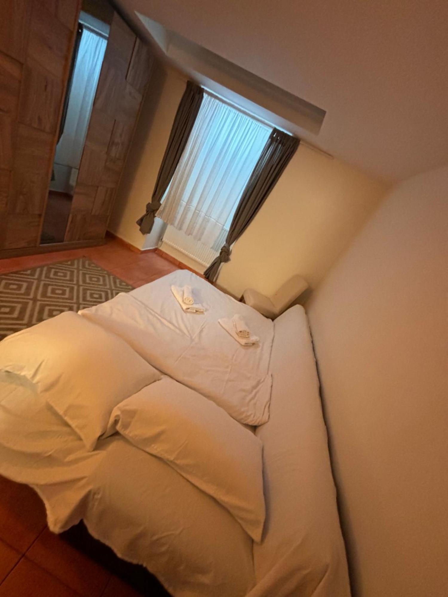 L&L Residence Брюксел Екстериор снимка